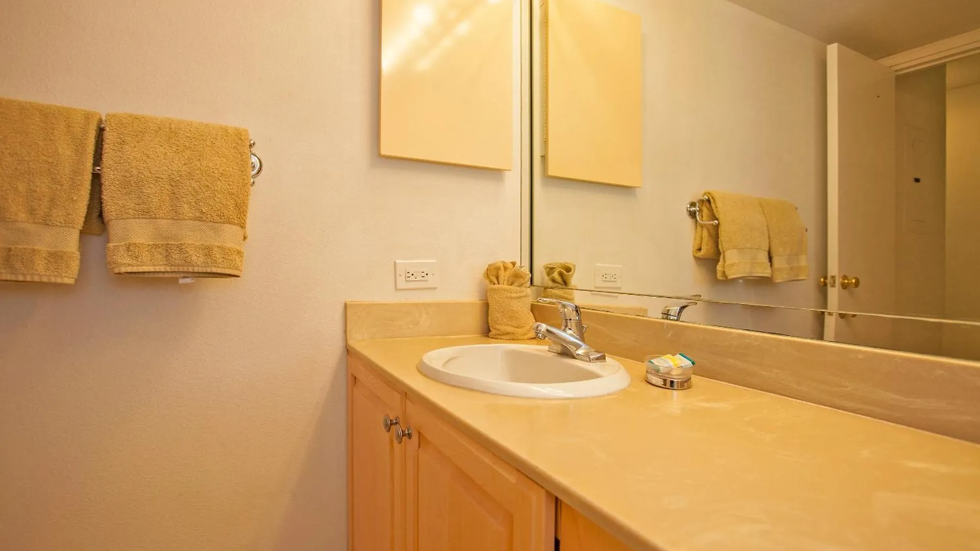 Kamaole Sands 1-302 - Mch Kihei Holiday home
